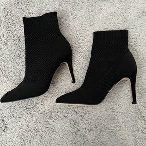Mia Stretchy Black Ankle Boot Pointed Toe Women’s size 6.5